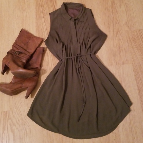 Dresses & Skirts - Trendy olive green dress